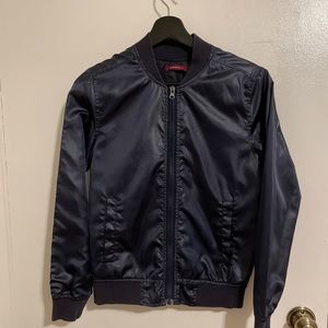 Lightweight Windbreaker